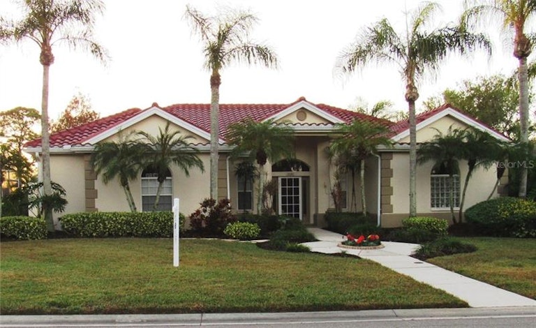 Photo 1 of 1 - 2010 Calusa Lakes Blvd, Nokomis, FL 34275