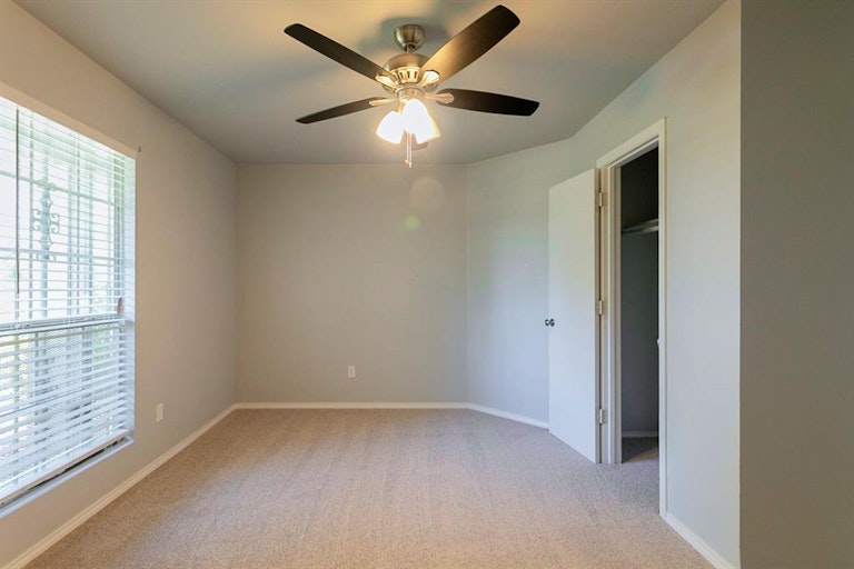 Photo 10 of 20 - 3480 Pinebrook Dr, Dallas, TX 75241