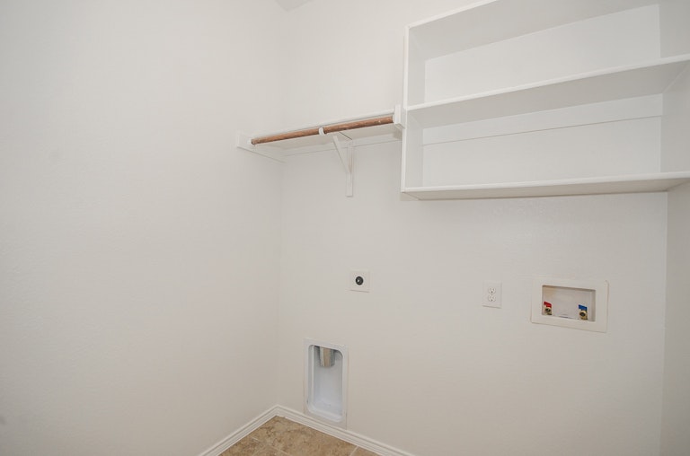 Photo 27 of 30 - 951 Crockett Dr, Lavon, TX 75166