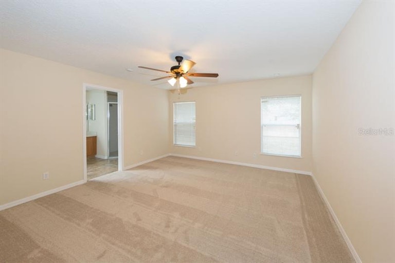 Photo 10 of 17 - 4085 Waltham Forest Dr, Tavares, FL 32778