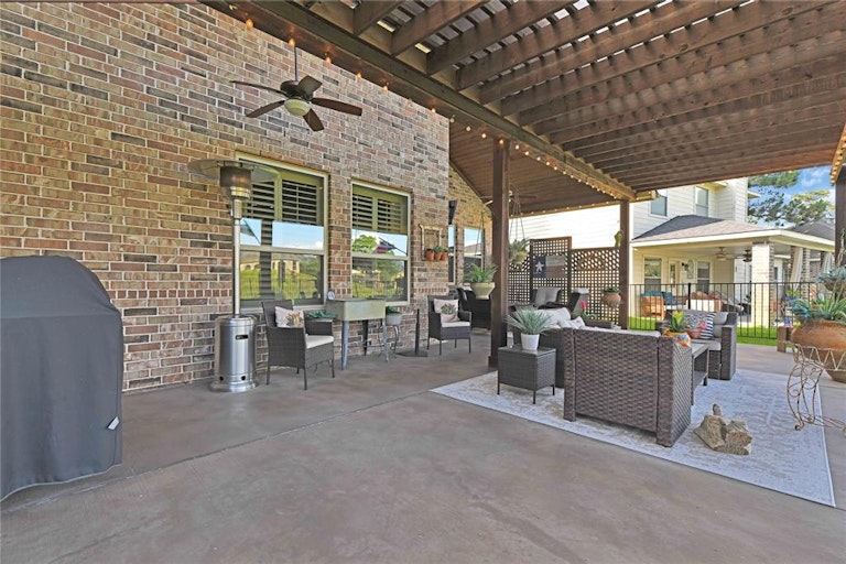Photo 30 of 38 - 8702 Malardcrest Dr, Humble, TX 77346