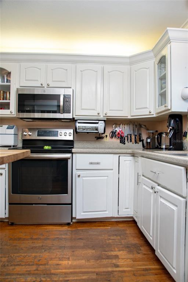 Photo 10 of 35 - 1569 Regal Oak Dr, Kissimmee, FL 34744