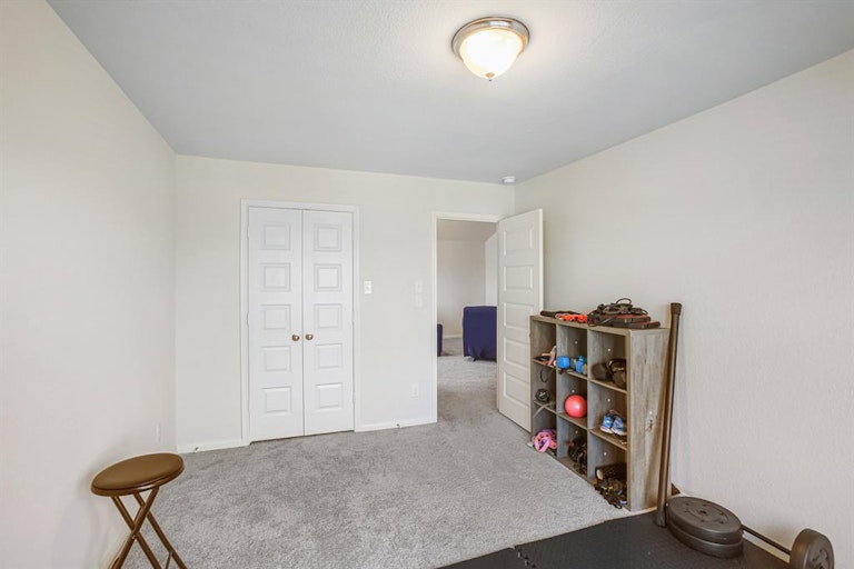 Photo 25 of 31 - 227 Murrieta Ln, Rosharon, TX 77583