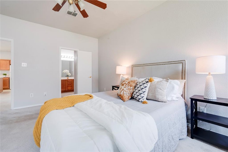 Photo 18 of 25 - 9873 Sparrow Hawk Ln, Fort Worth, TX 76108