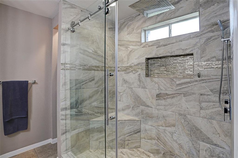 Photo 15 of 22 - 3402 Huisache Blvd, Pearland, TX 77581