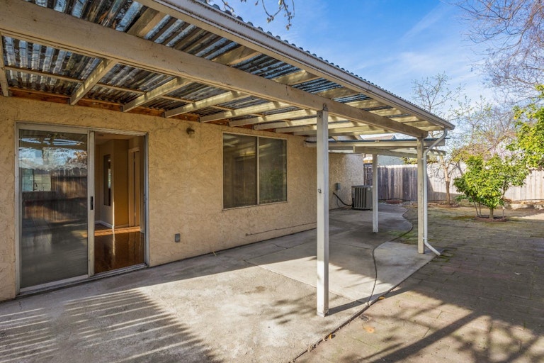 Photo 35 of 38 - 5030 Strasbourg Way, Sacramento, CA 95842