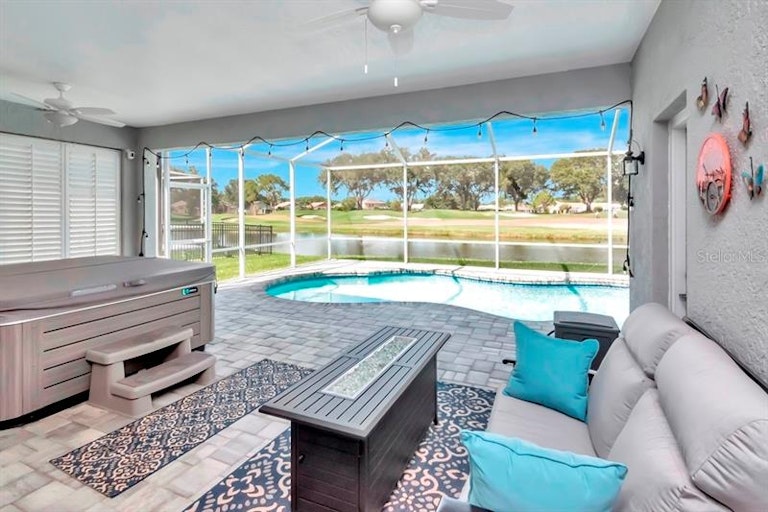 Photo 11 of 72 - 18910 Maisons Dr, Lutz, FL 33558