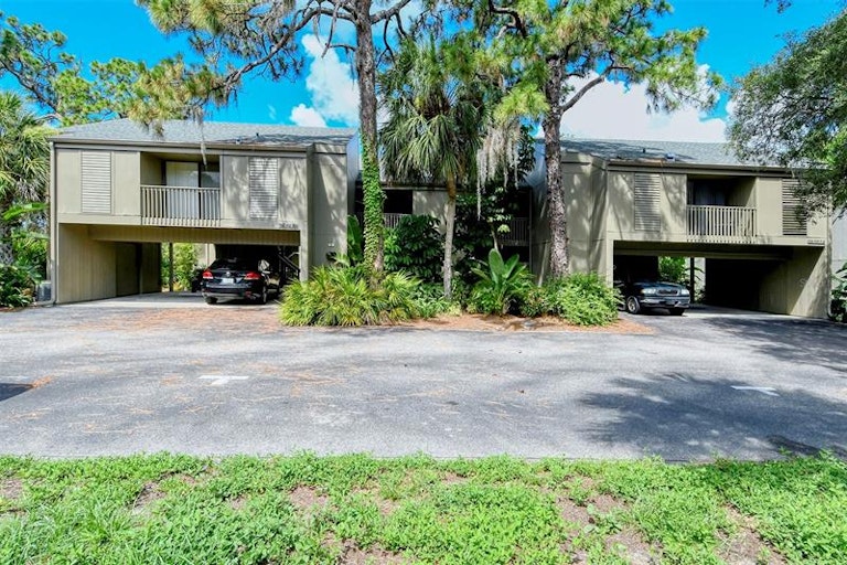 Photo 37 of 77 - 306 Pine Run Dr, Osprey, FL 34229