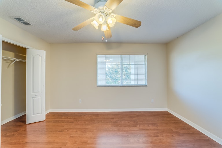 Photo 19 of 28 - 14250 Nottingham Way Cir, Orlando, FL 32828