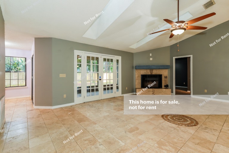 Photo 8 of 27 - 4836 Rustic Woods Dr, Jacksonville, FL 32257