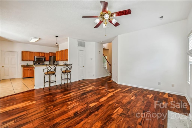 Photo 17 of 36 - 9005 Clifton Meadow Dr, Matthews, NC 28105