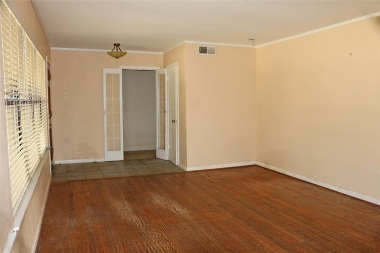 Photo 3 of 15 - 3216 Damascus Way, Dallas, TX 75234