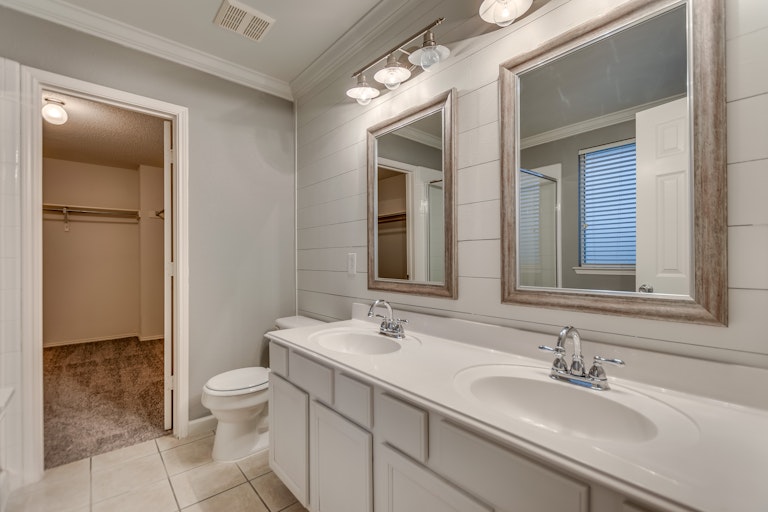 Photo 14 of 21 - 337 Magnolia Dr, Fate, TX 75087