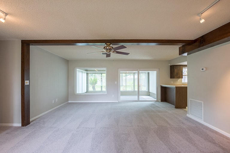 Photo 6 of 15 - 14529 Knoll Ridge Dr, Tampa, FL 33625