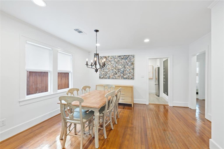 Photo 11 of 30 - 1031 W Melwood St, Houston, TX 77009
