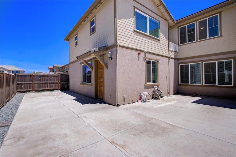Photo 33 of 43 - 10082 Mud Hen Way, Elk Grove, CA 95757