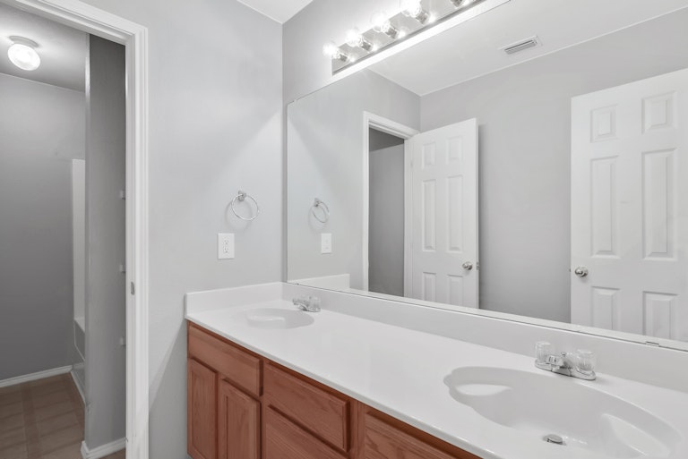 Photo 21 of 26 - 2404 Rushing Springs Dr, Fort Worth, TX 76118