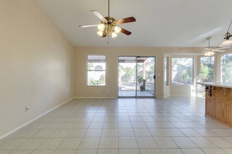 Photo 9 of 30 - 4736 E Encanto St, Mesa, AZ 85205