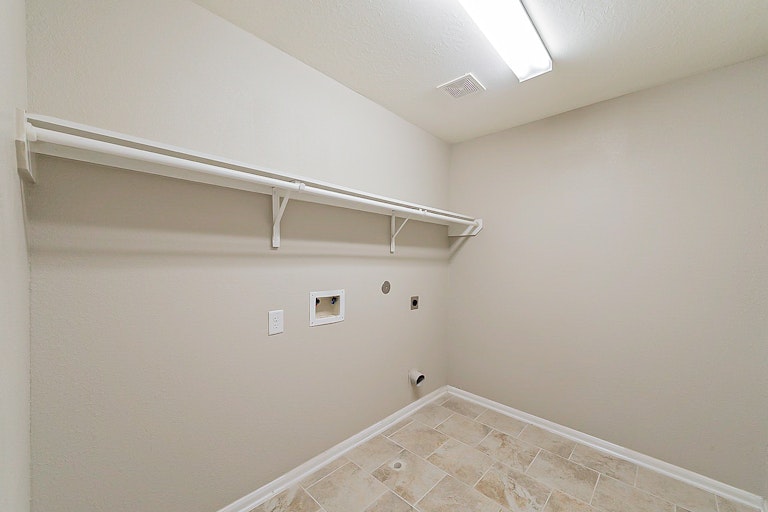Photo 31 of 36 - 12731 Arcola Valley Ct, Houston, TX 77044