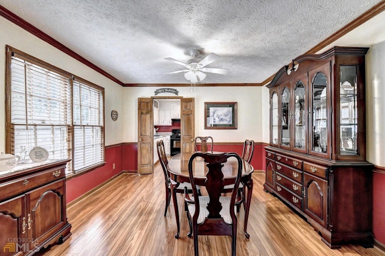 Photo 11 of 47 - 658 Shiloh Ct, Lawrenceville, GA 30044