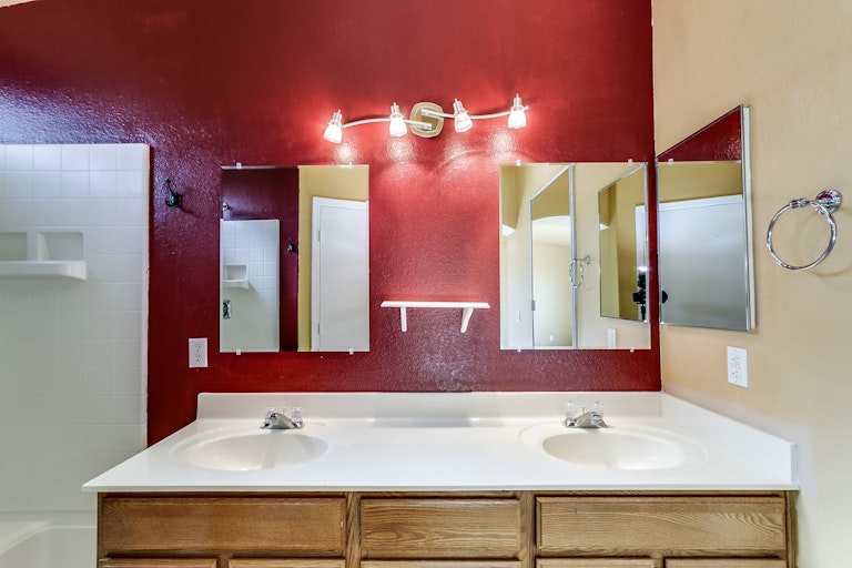 Photo 12 of 24 - 21460 N 33rd Ln, Phoenix, AZ 85027
