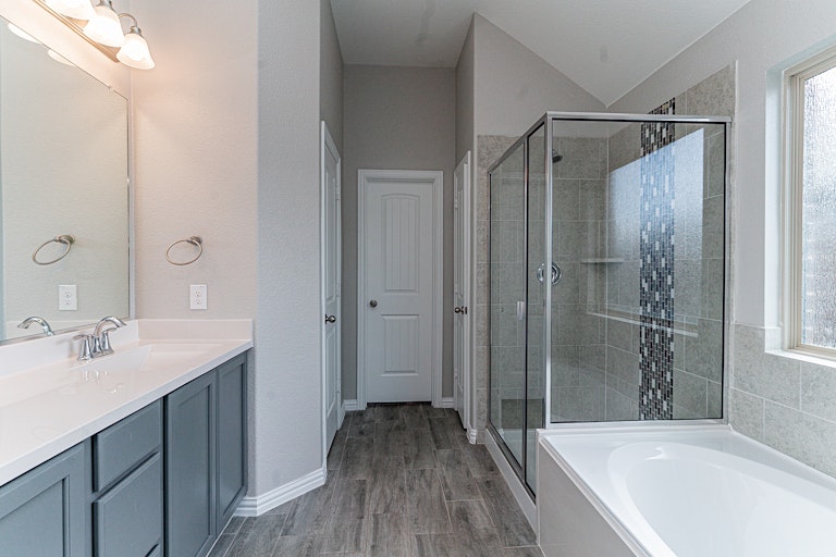 Photo 6 of 21 - 9328 Flying Eagle Ln, Fort Worth, TX 76131