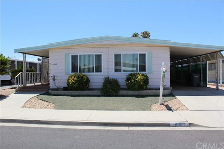 Photo 1 of 16 - 1655 Vista Grande Dr, Hemet, CA 92543