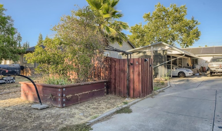 Photo 5 of 35 - 3538 Tarro Way, Carmichael, CA 95608