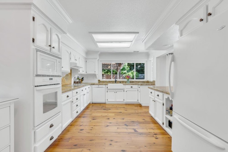 Photo 21 of 44 - 9245 Laguna Lake Way, Elk Grove, CA 95758