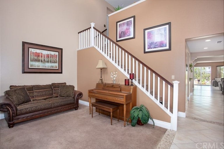 Photo 23 of 53 - 17264 Bluff Vista Ct, Riverside, CA 92503