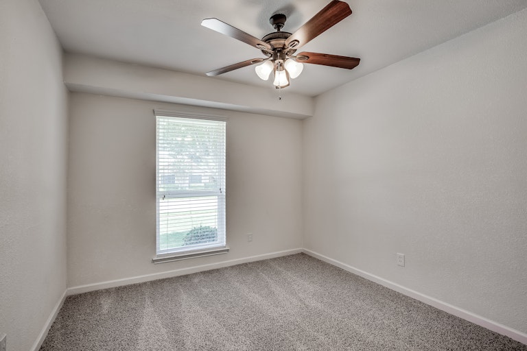 Photo 24 of 32 - 207 Cherrybark Dr, Coppell, TX 75019