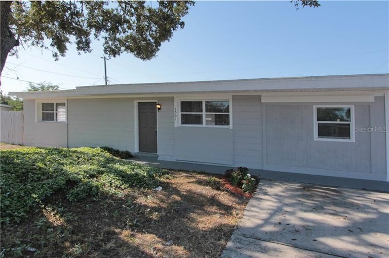 Photo 1 of 25 - 1501 S 78th St, Tampa, FL 33619