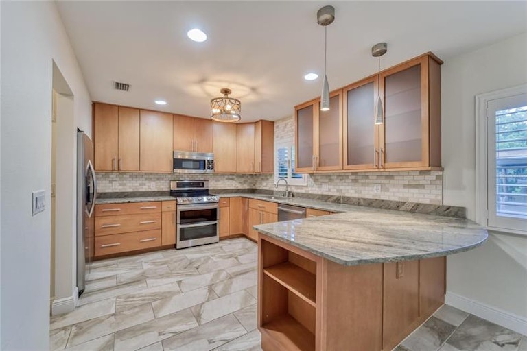 Photo 27 of 88 - 2113 S West Shore Blvd, Tampa, FL 33629