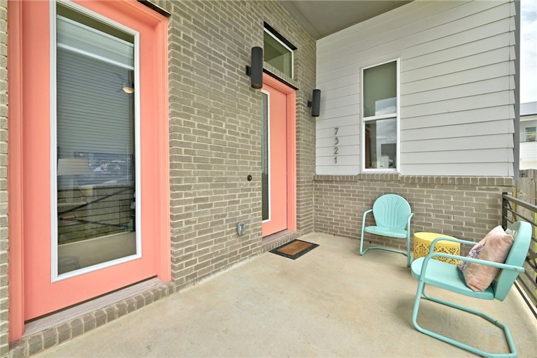 Photo 3 of 22 - 7321 Cordoba Dr, Austin, TX 78724