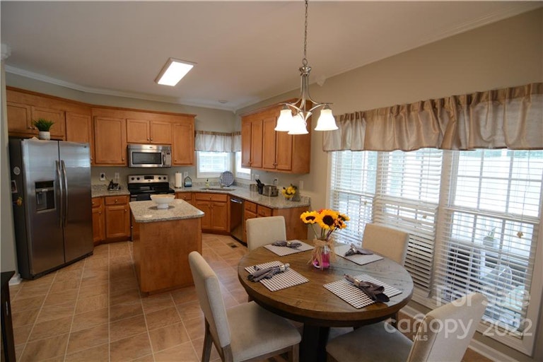 Photo 15 of 44 - 4454 Timberwood Dr, Gastonia, NC 28056