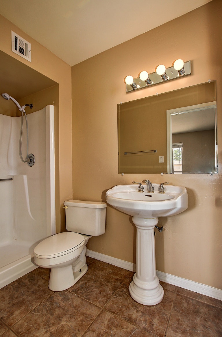 Photo 16 of 26 - 4545 E La Puente Ave, Phoenix, AZ 85044