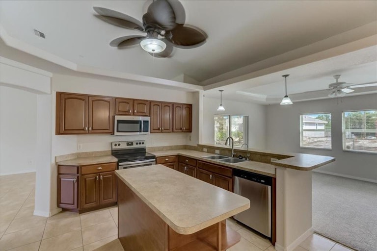 Photo 10 of 33 - 8284 Caruso Ln, North Port, FL 34287