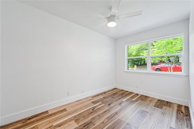 Photo 16 of 26 - 904 Austin Highlands Blvd, Austin, TX 78745