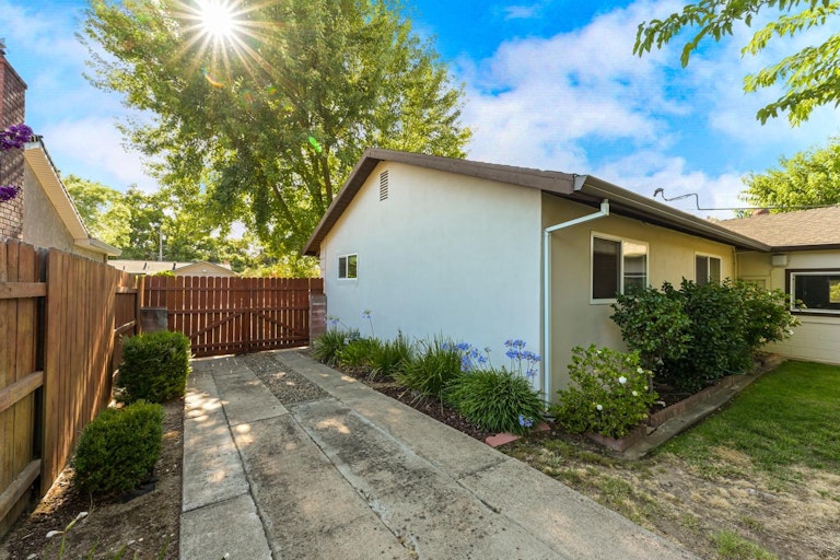 Photo 48 of 52 - 2118 Eric Rd, Carmichael, CA 95608