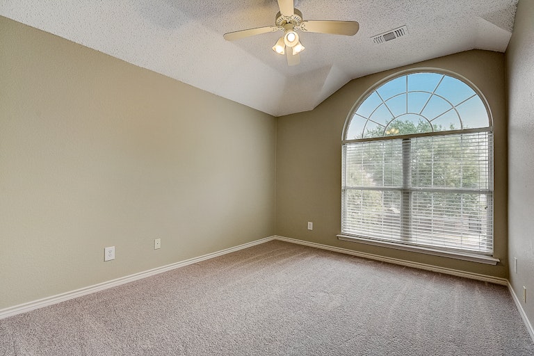 Photo 9 of 31 - 1110 Boyd Dr, Wylie, TX 75098
