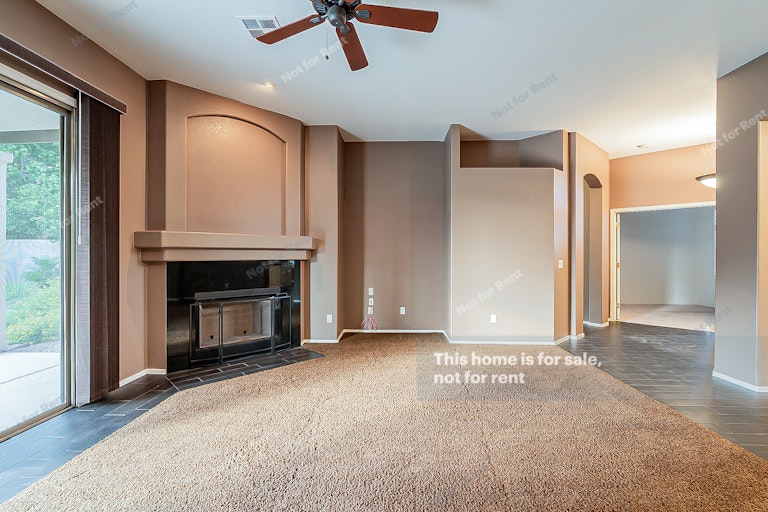 Photo 5 of 20 - 532 N Cambridge St, Gilbert, AZ 85233
