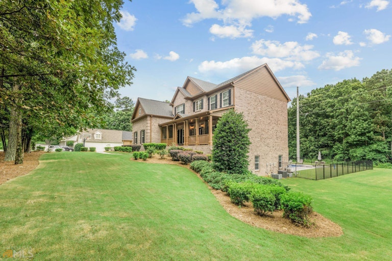 Photo 3 of 58 - 450 Herring Rd, Grayson, GA 30017