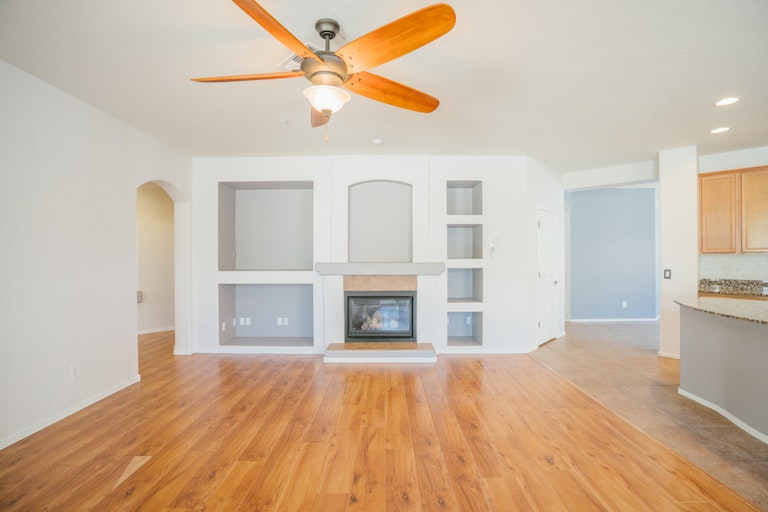 Photo 3 of 20 - 7194 W Lone Tree Trl, Peoria, AZ 85383