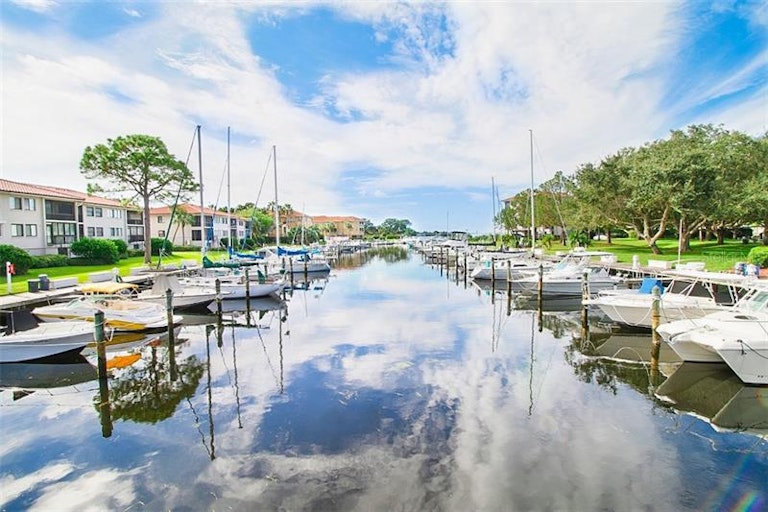 Photo 15 of 25 - 1800 Mariner Dr #11, Tarpon Springs, FL 34689
