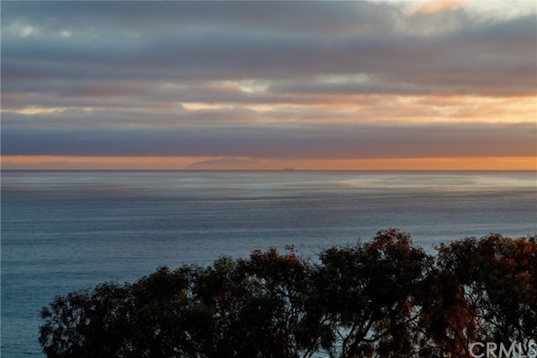 Photo 24 of 51 - 26 N Stonington Rd, Laguna Beach, CA 92651