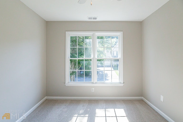 Photo 11 of 27 - 4292 Grand Oaks Dr NW, Kennesaw, GA 30144