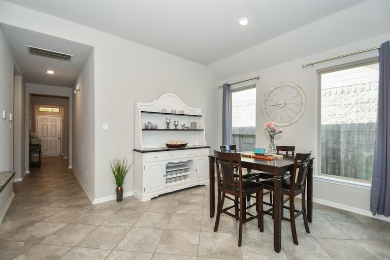 Photo 10 of 37 - 5206 Rue Dela Croix Dr, Katy, TX 77493