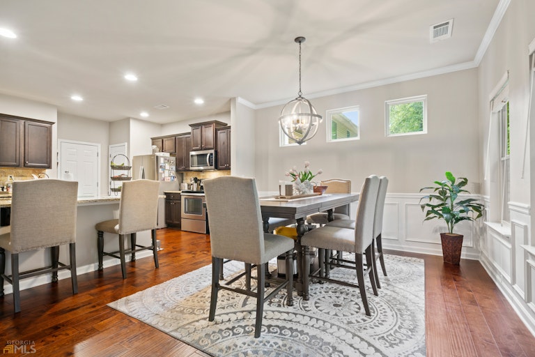 Photo 6 of 28 - 5729 Westin Cir, Flowery Branch, GA 30542