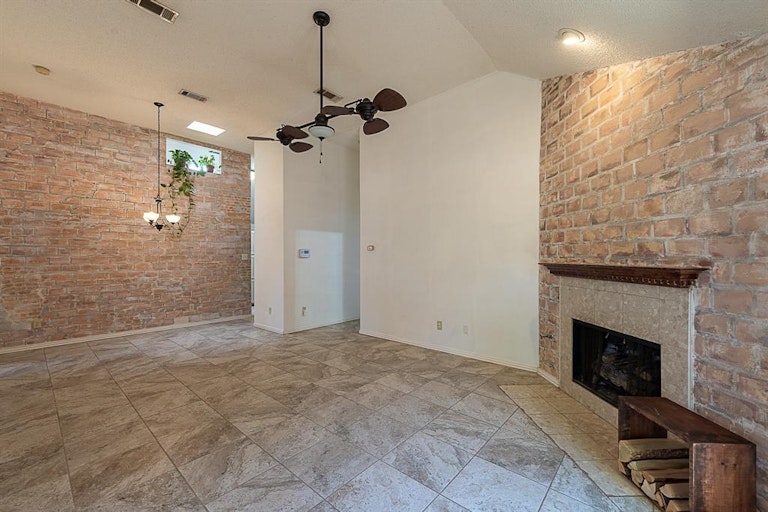 Photo 6 of 23 - 913 Haverstraw Pl, Mesquite, TX 75149