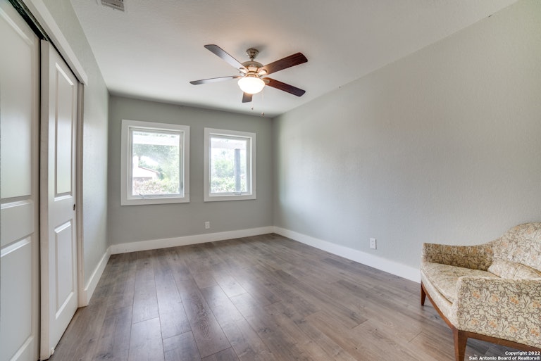 Photo 23 of 27 - 837 Canterbury Hill St, San Antonio, TX 78209